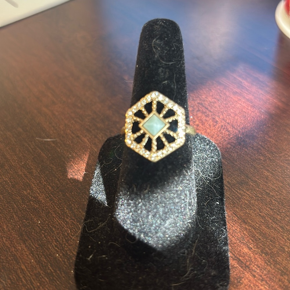 Stunning Gold size 7 ring